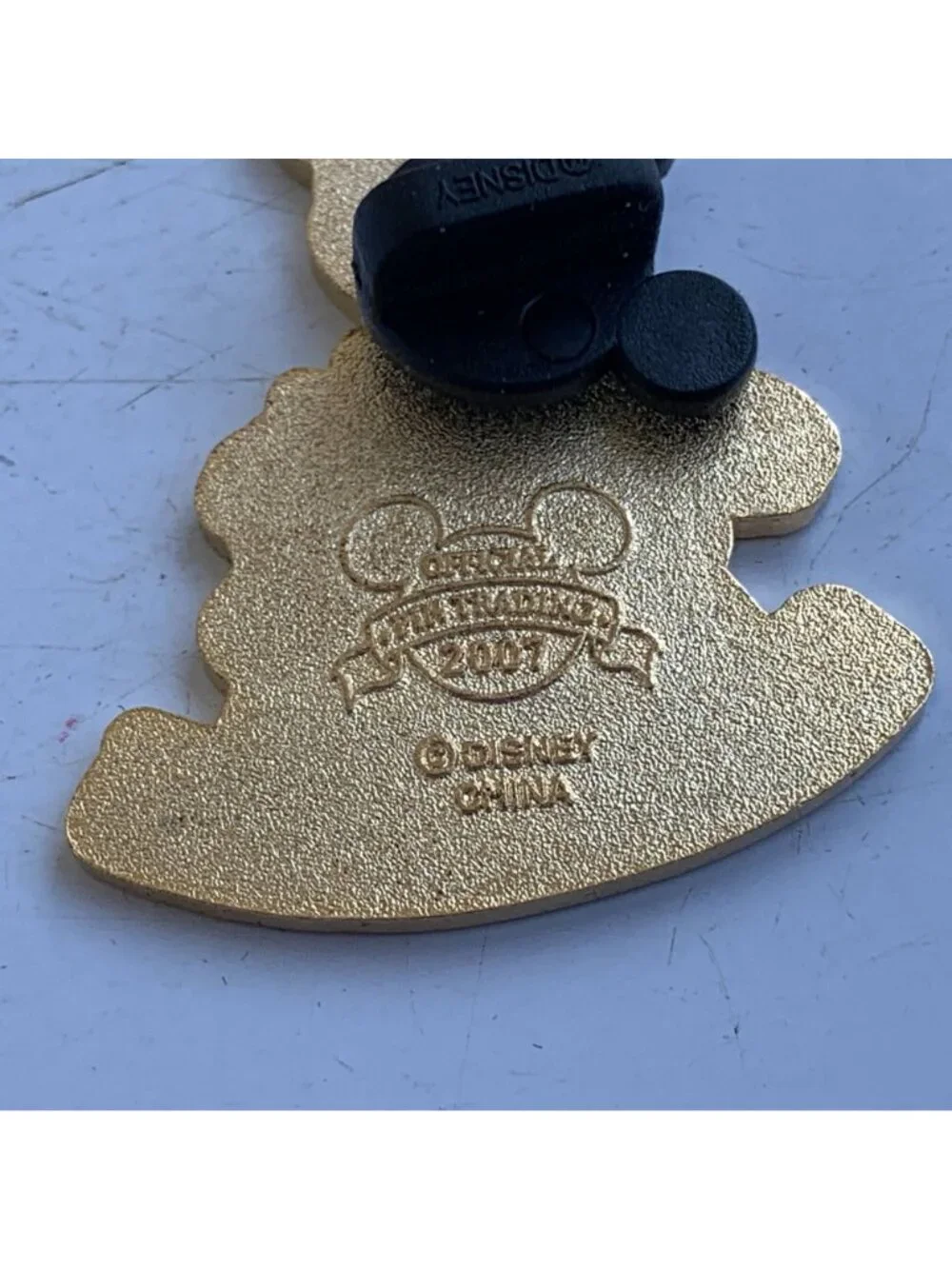 Disney Mickey Mouse - Feliz Cumpleanos (Happy Birthday) Collectible Pin From 200